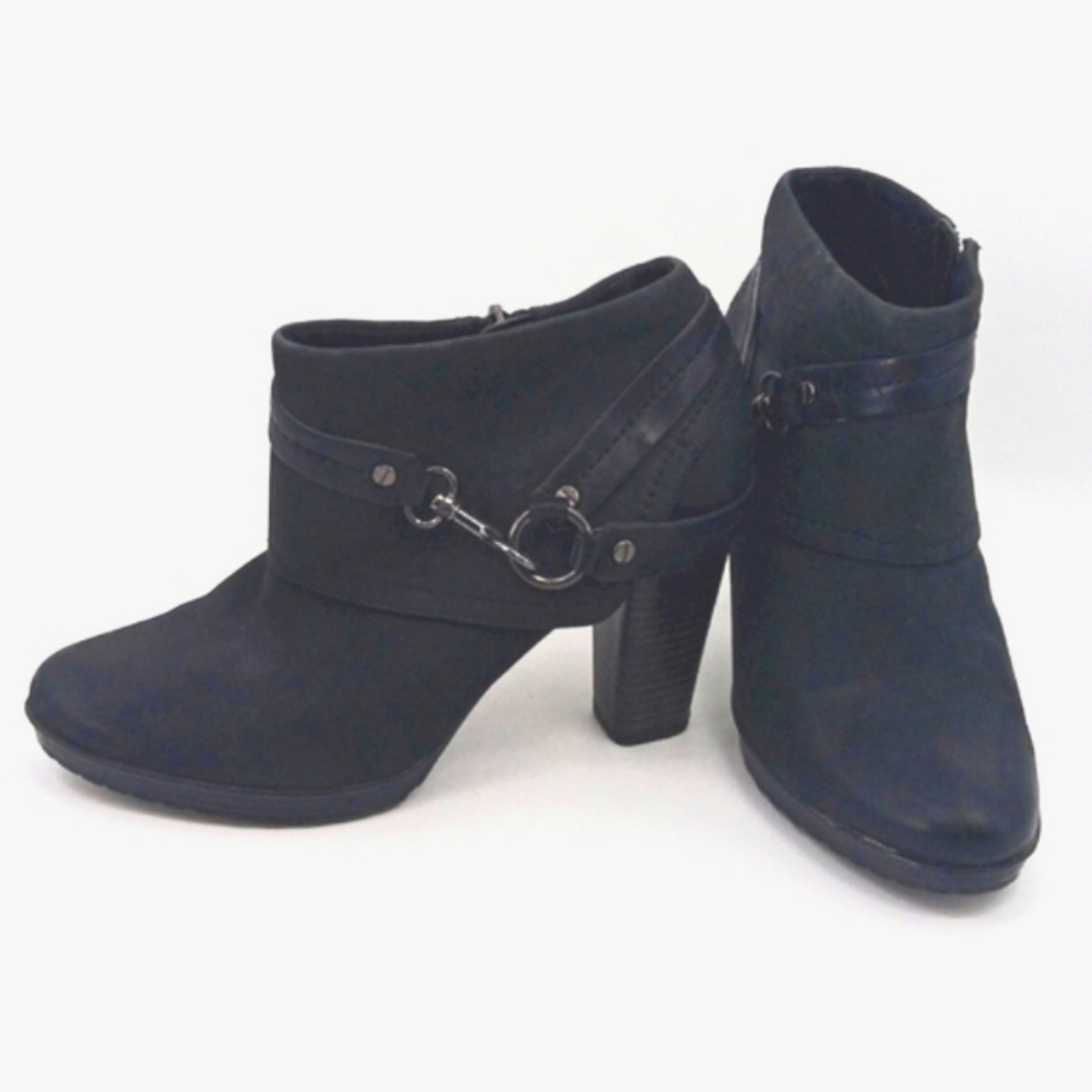 CLARKS LEATHER BOOT